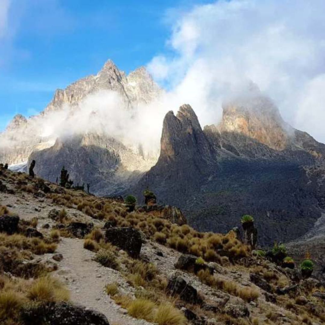 5 Days Mt Kenya Climbing – Sirimon – Naro Moru Route
